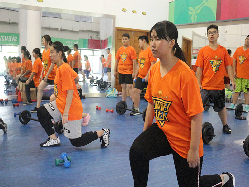 潮州封閉式減肥夏令營多少錢一個(gè)月