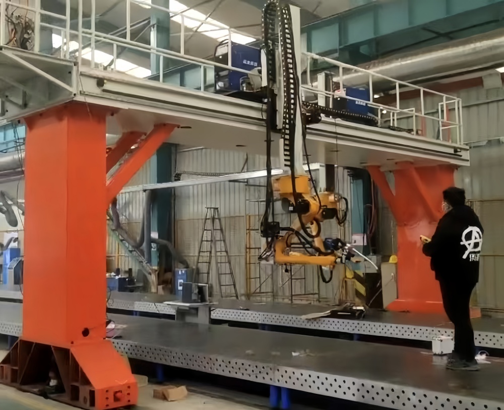 工業(yè)焊接機械手臂